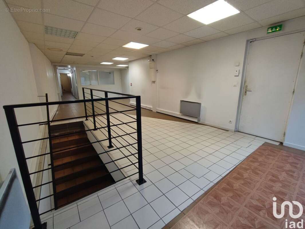 Photo 4 - Commerce à TRIEL-SUR-SEINE