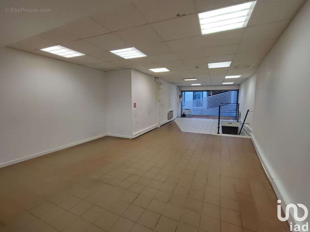 Photo 6 - Commerce à TRIEL-SUR-SEINE