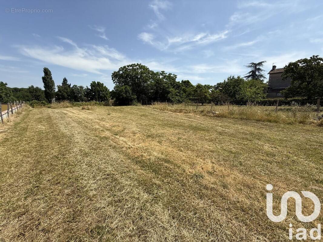 Photo 1 - Terrain à LINIERS