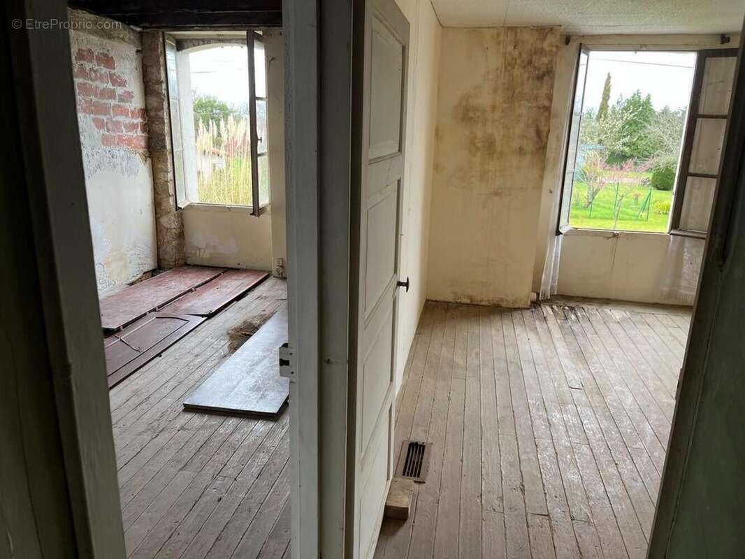 Photo 3 - Maison à CHAMPAGNE-MOUTON