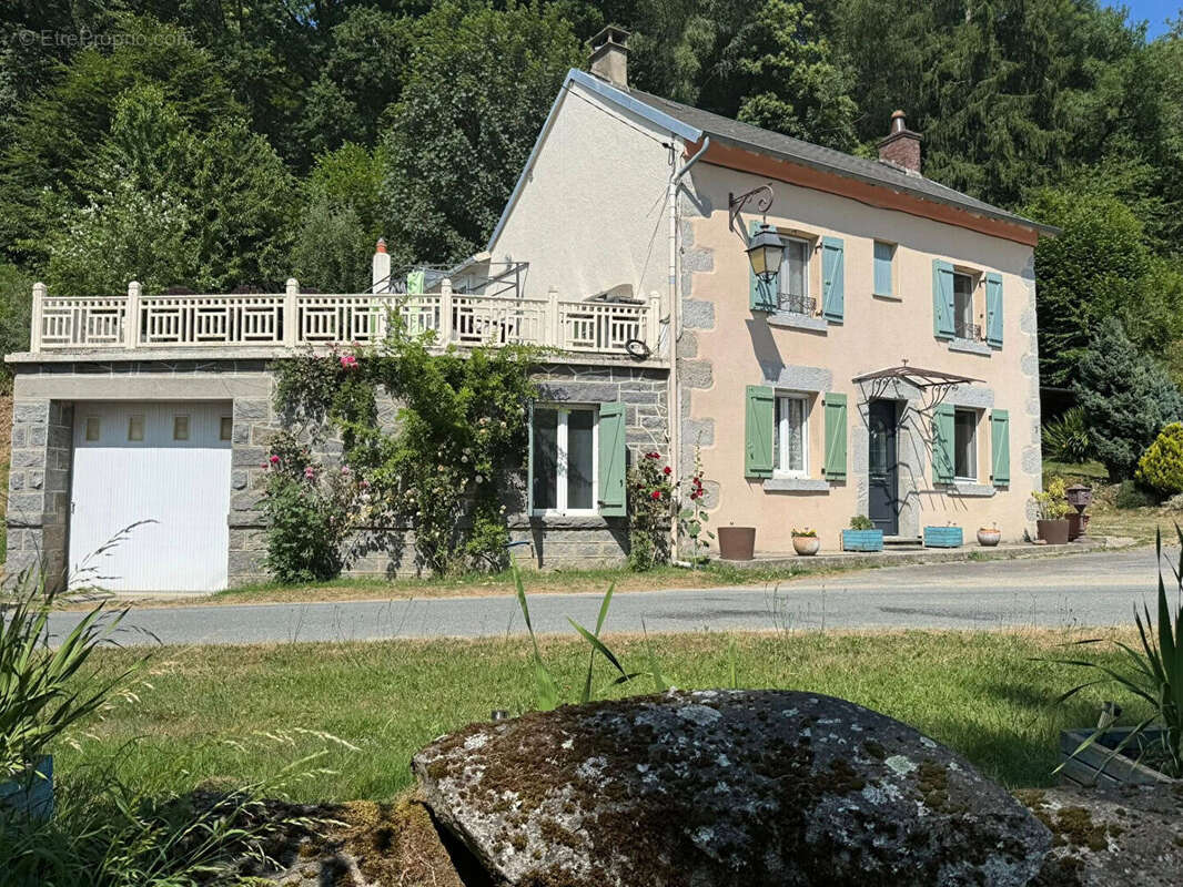 Maison à JANAILLAT