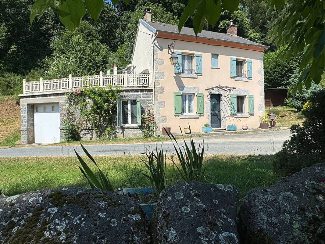 Maison à JANAILLAT