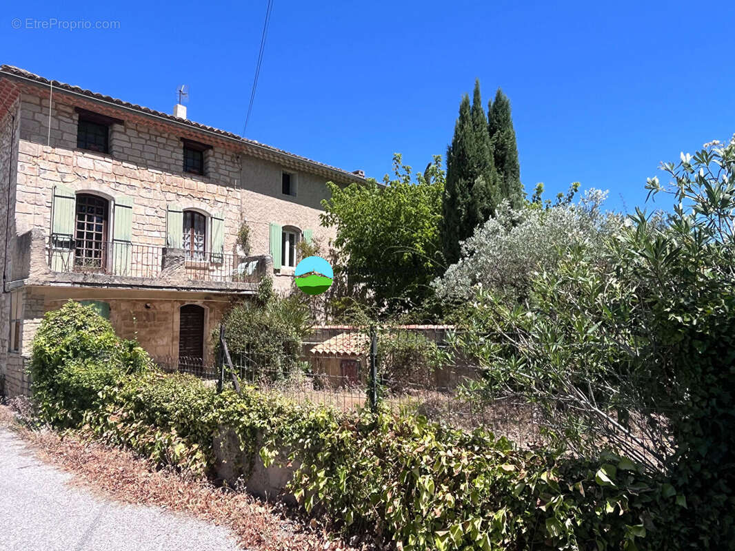 Maison à PERNES-LES-FONTAINES