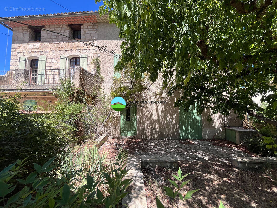 Maison à PERNES-LES-FONTAINES