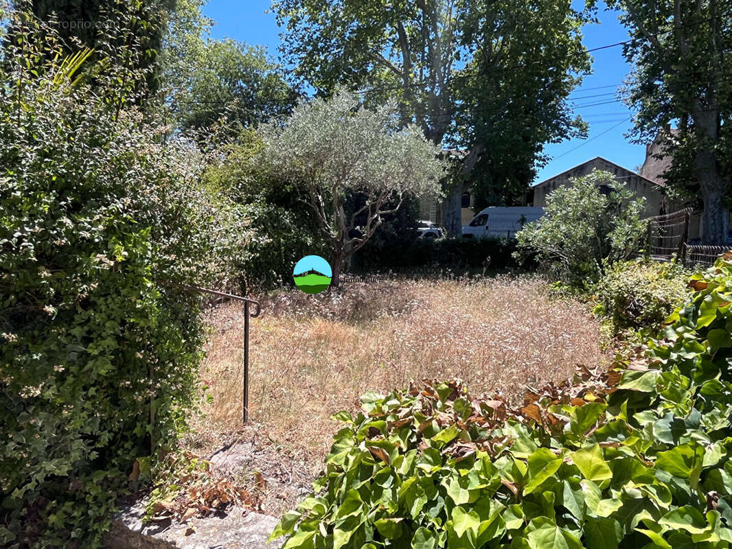 Maison à PERNES-LES-FONTAINES