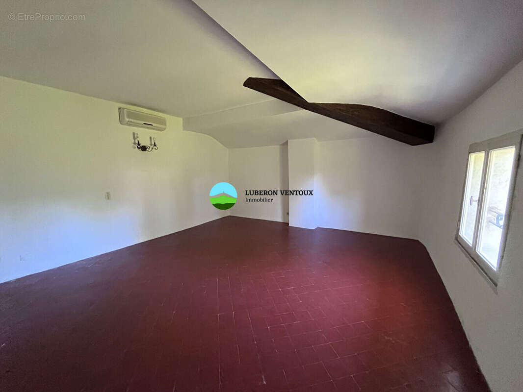 Maison à PERNES-LES-FONTAINES