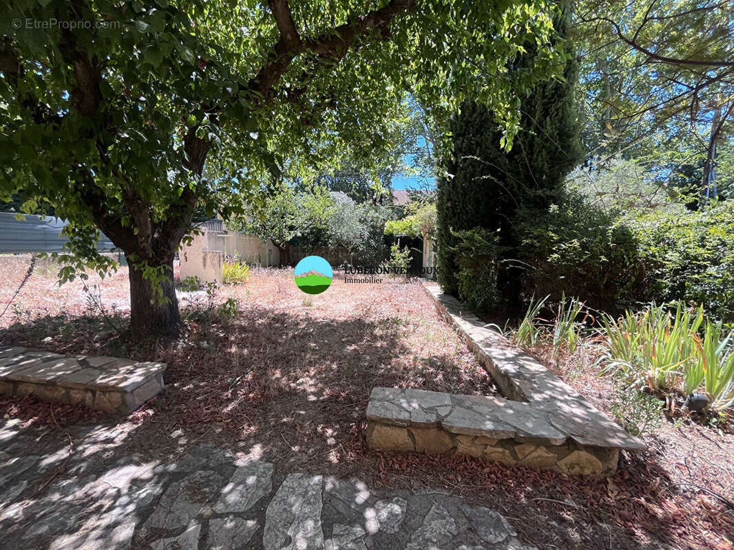 Maison à PERNES-LES-FONTAINES