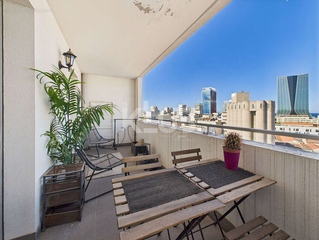 Appartement à MARSEILLE-3E