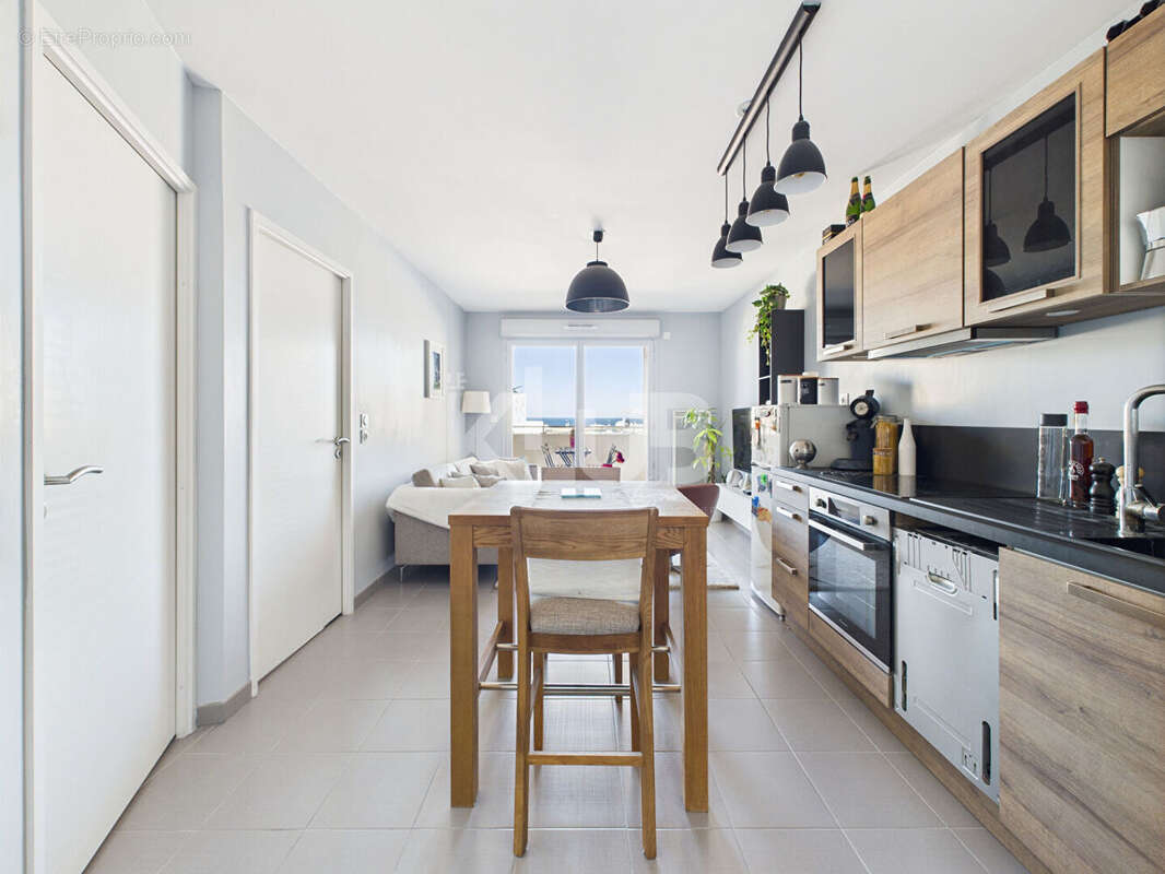 Appartement à MARSEILLE-3E