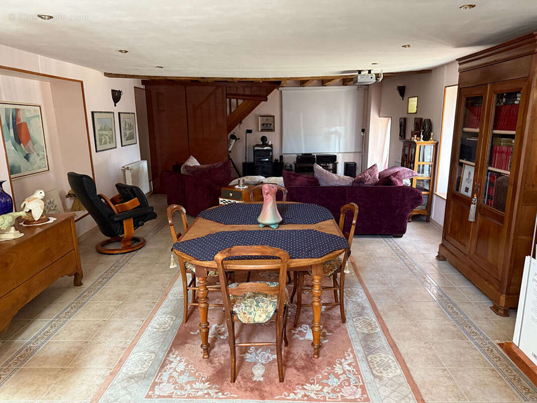 Maison à FRESNAY-SUR-SARTHE