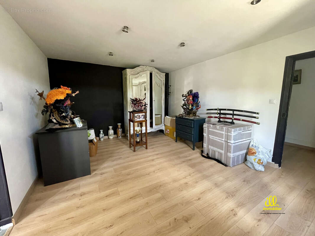 Maison à NOUZONVILLE