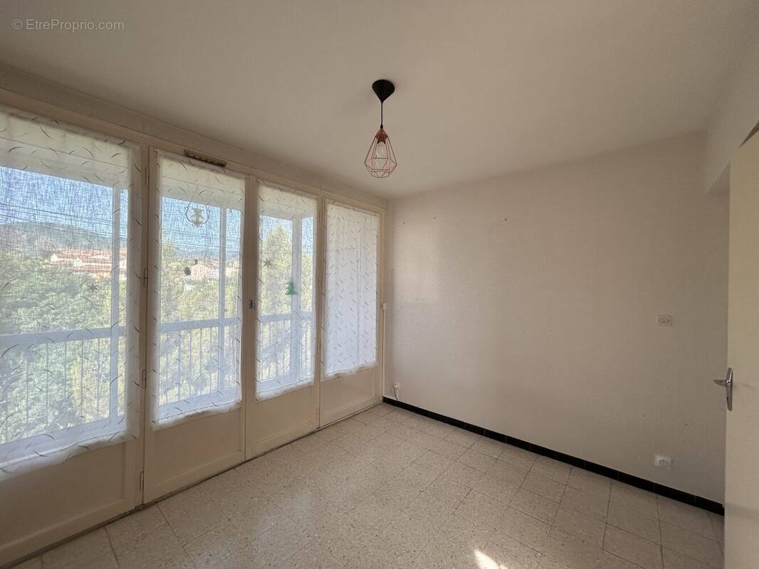 Appartement à PRIVAS