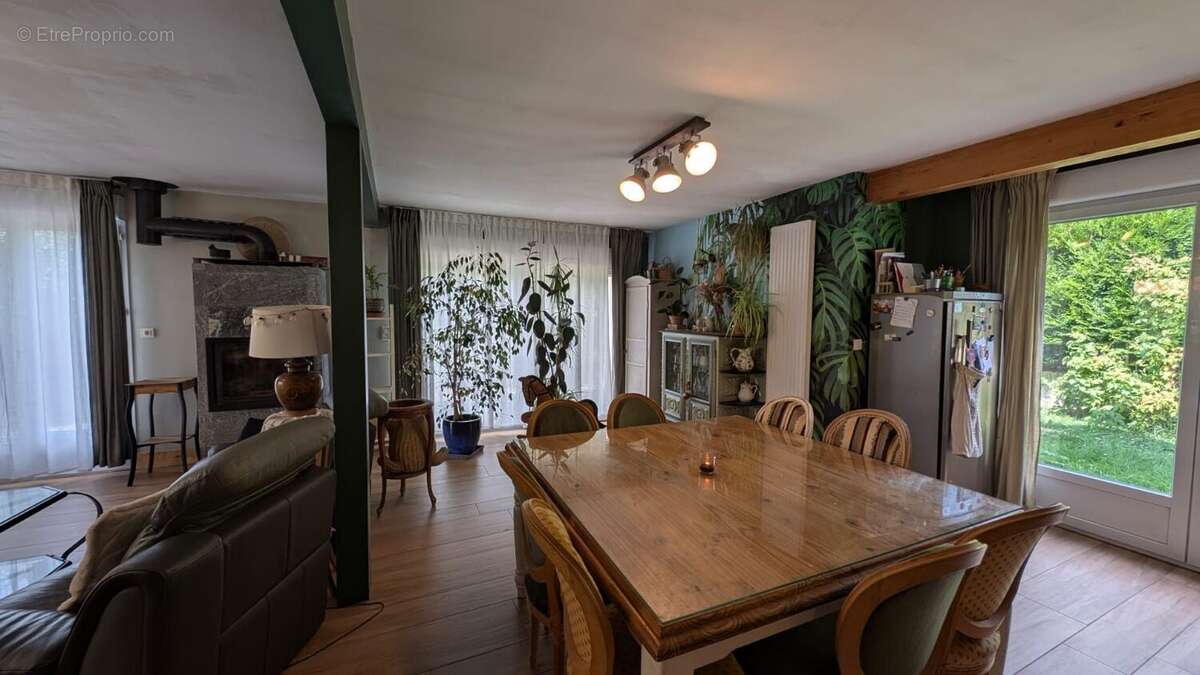 Maison à MISEREY-SALINES