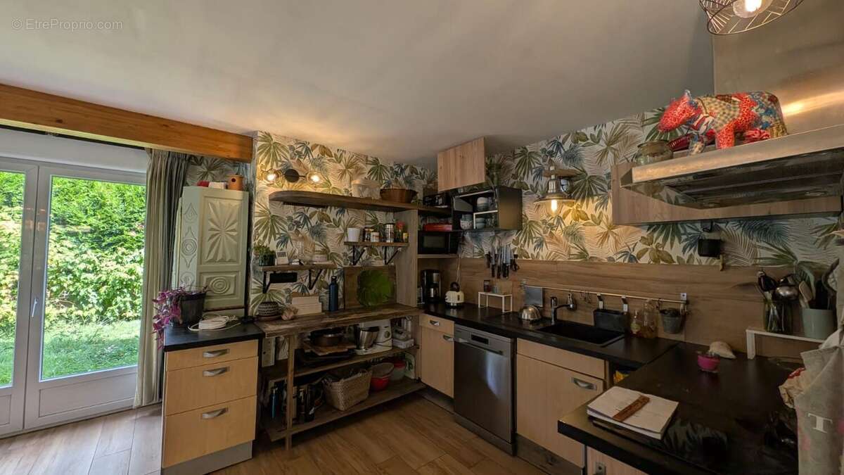 Maison à MISEREY-SALINES