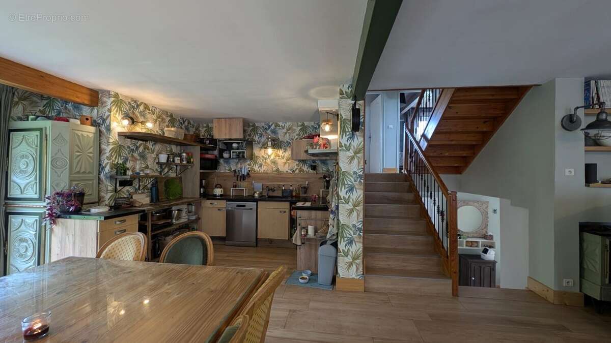 Maison à MISEREY-SALINES