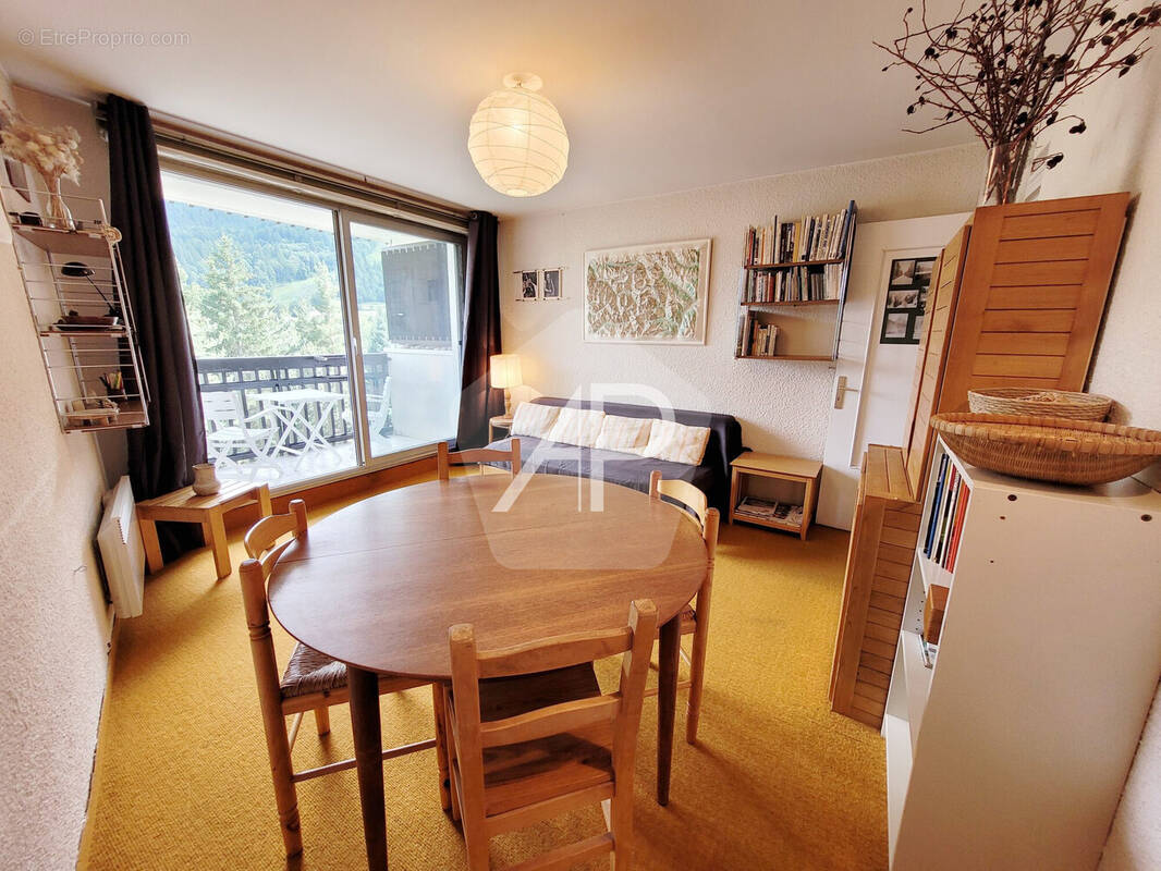 Appartement à LA SALLE-LES-ALPES