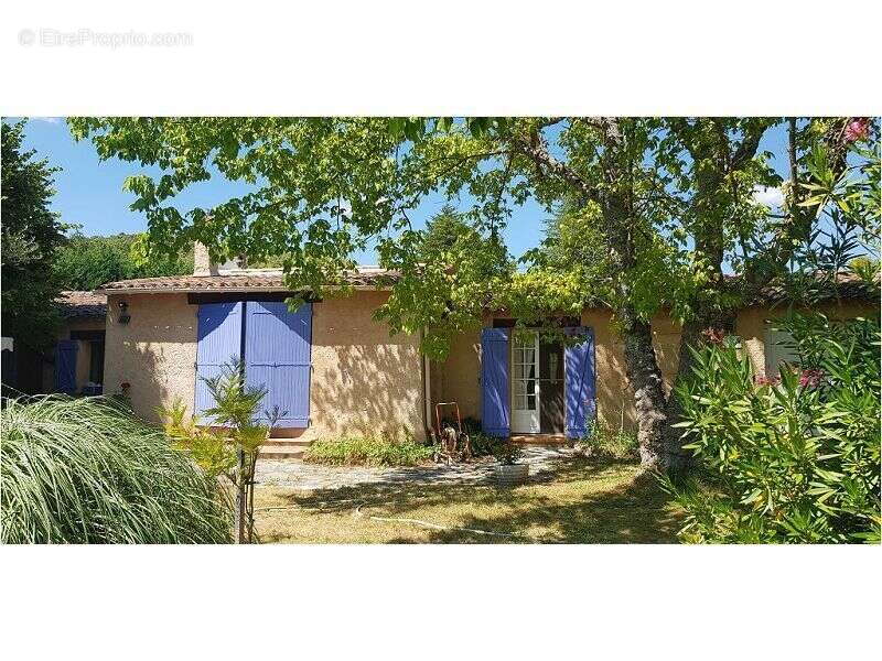 Maison à VILLECROZE