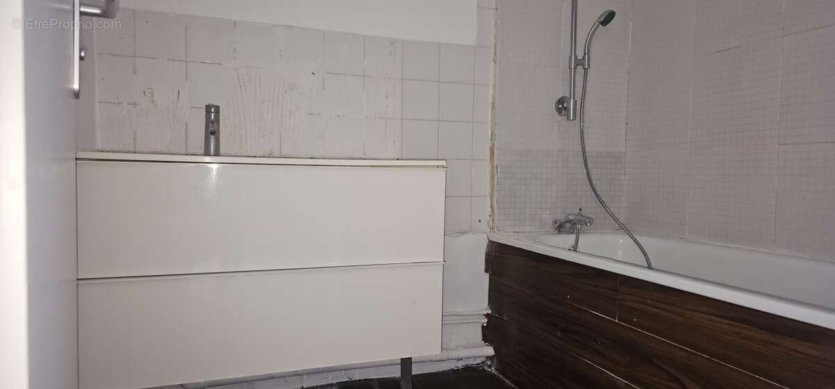 Salle de bains - Appartement à VITRY-SUR-SEINE