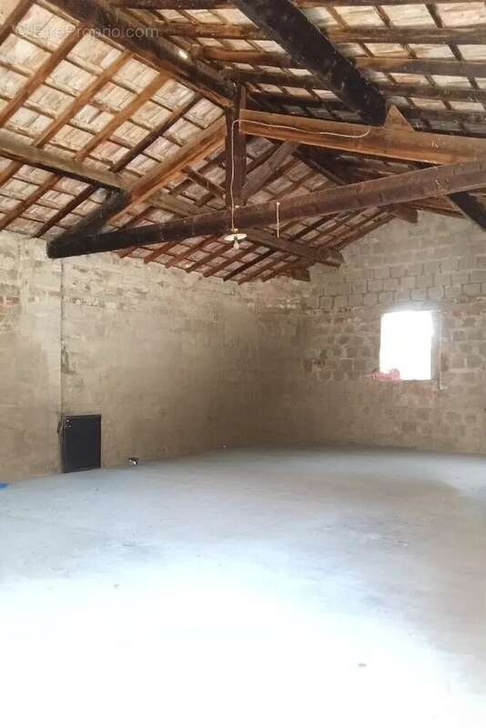 Commerce à LA CADIERE-ET-CAMBO