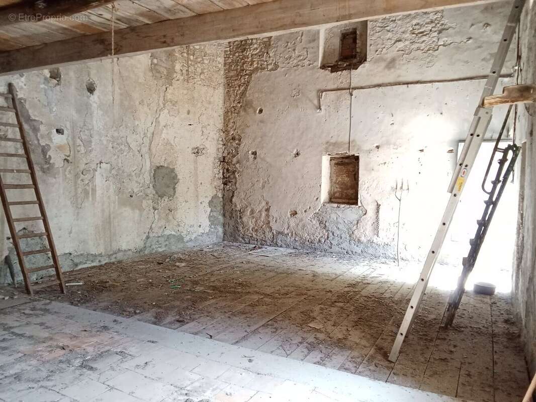 Commerce à LA CADIERE-ET-CAMBO