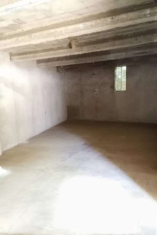 Commerce à LA CADIERE-ET-CAMBO