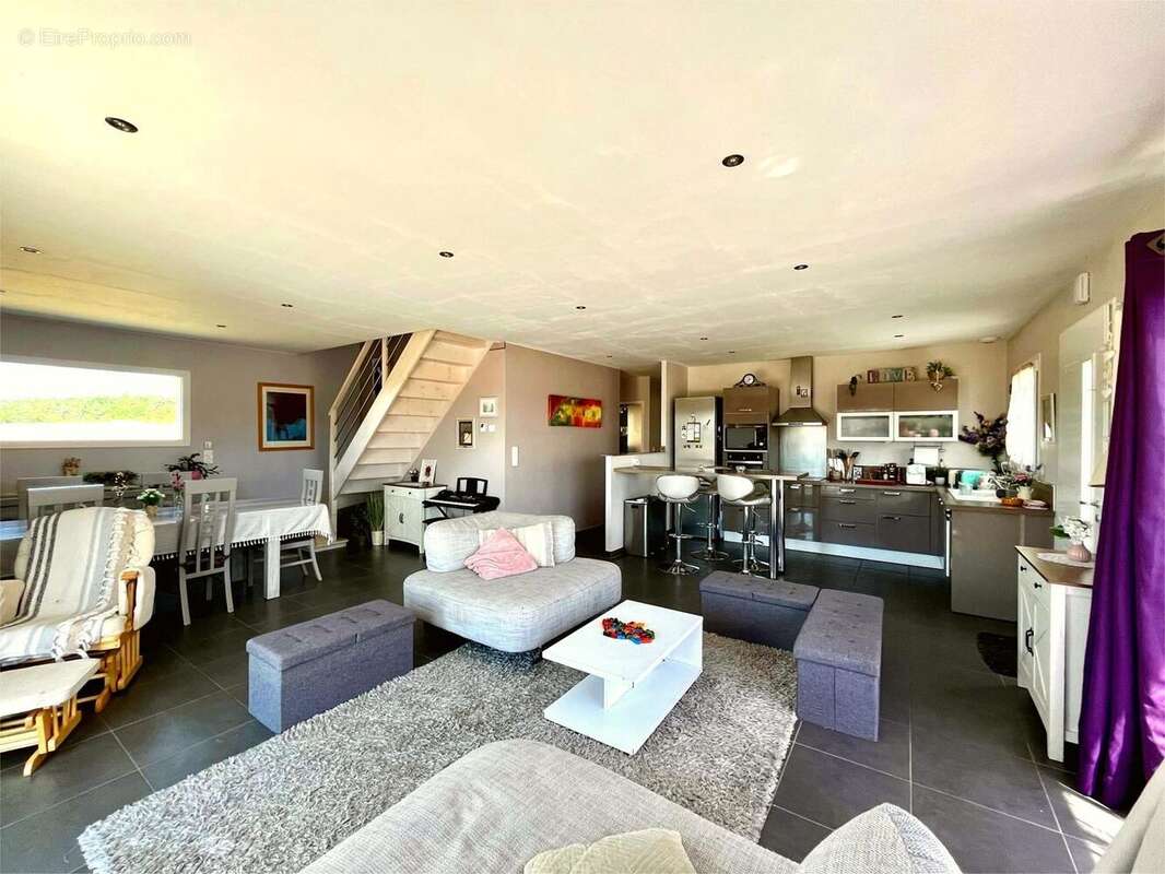 Maison à ALBARET-SAINTE-MARIE