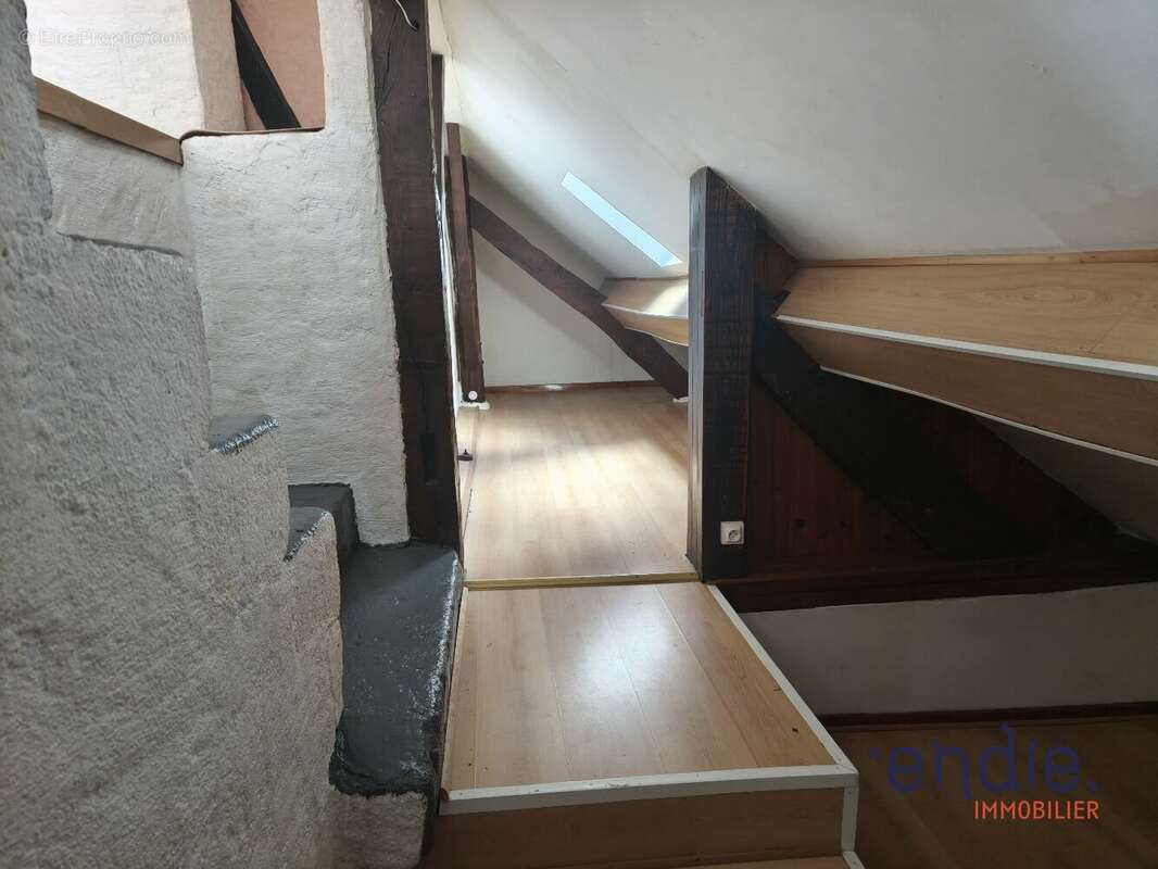 Maison à COSNE-D&#039;ALLIER