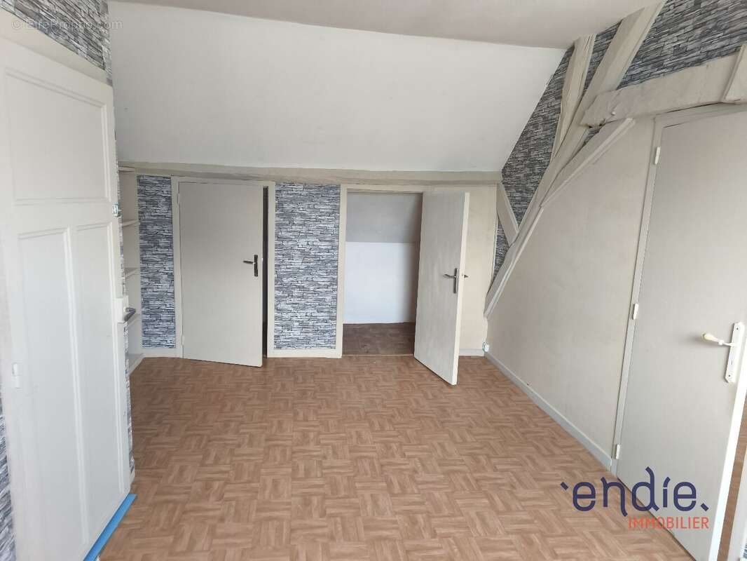 Maison à COSNE-D&#039;ALLIER