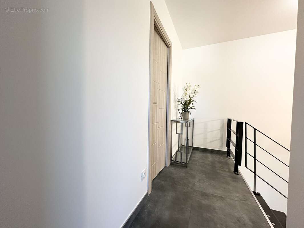 Maison à LE PEAGE-DE-ROUSSILLON