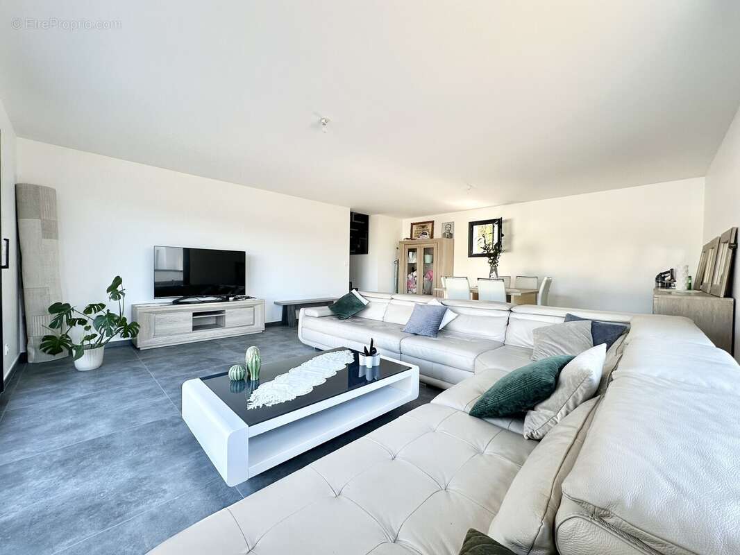 Maison à LE PEAGE-DE-ROUSSILLON