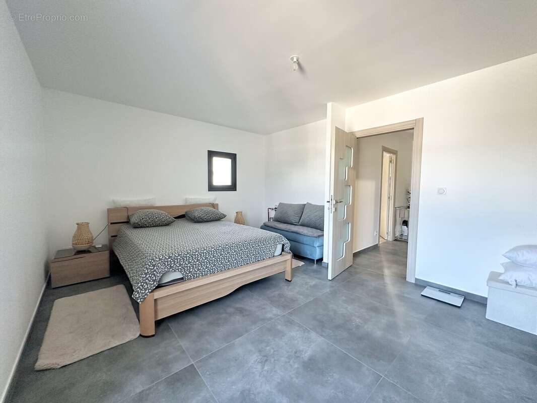 Maison à LE PEAGE-DE-ROUSSILLON