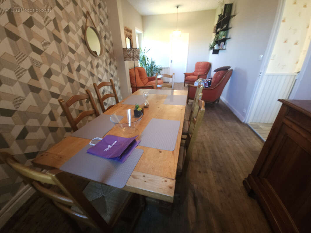 Maison à NEUVIC-ENTIER