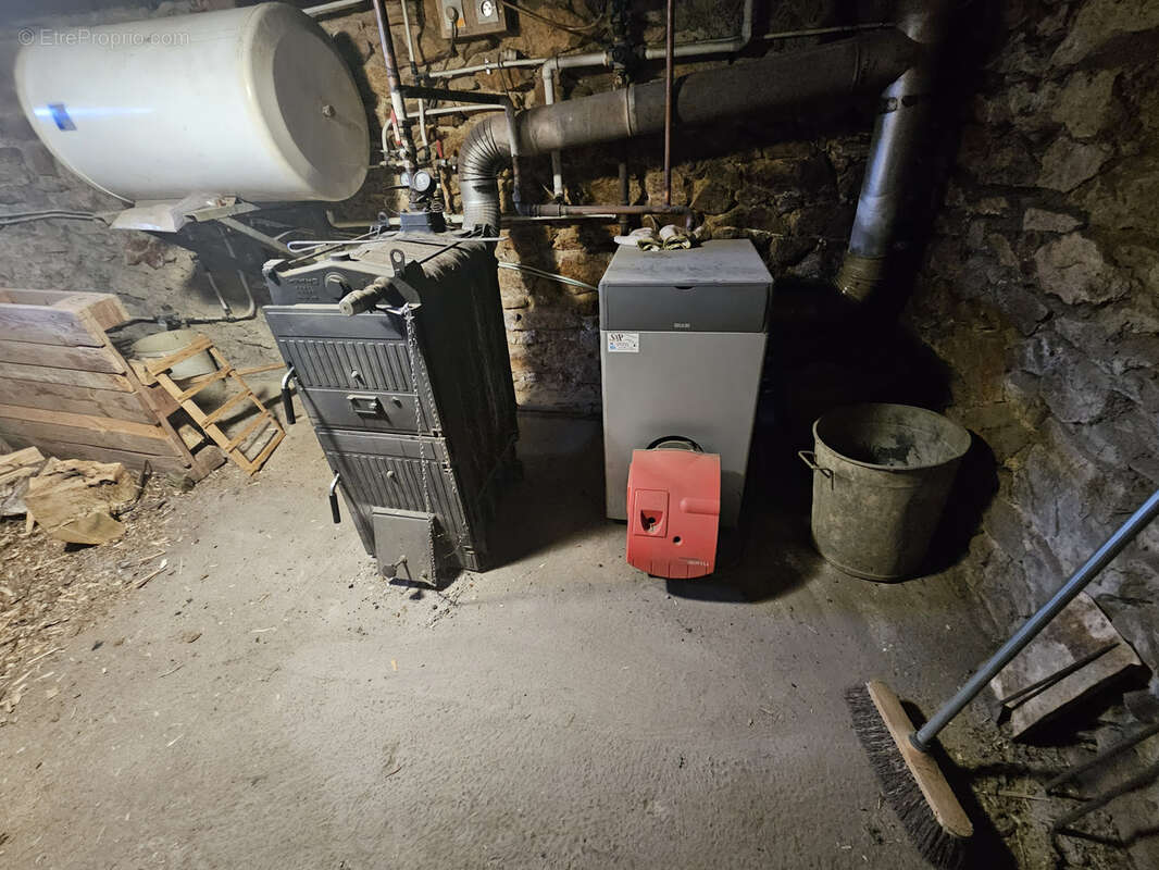 Maison à NEUVIC-ENTIER