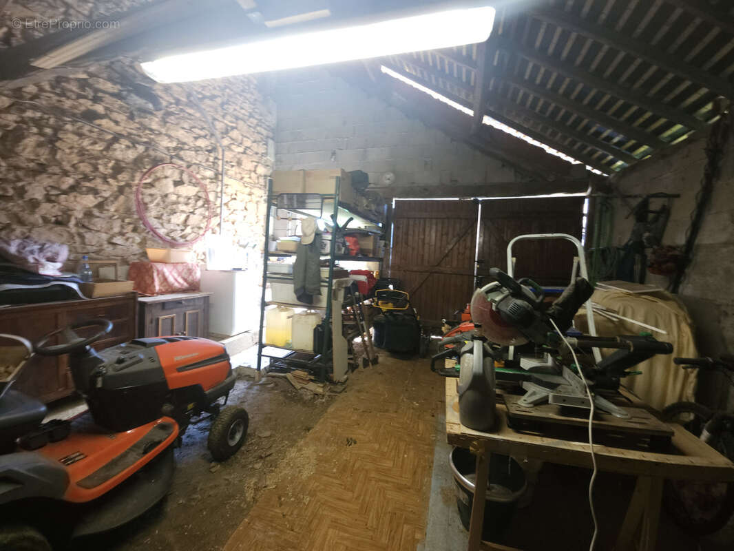 Maison à NEUVIC-ENTIER