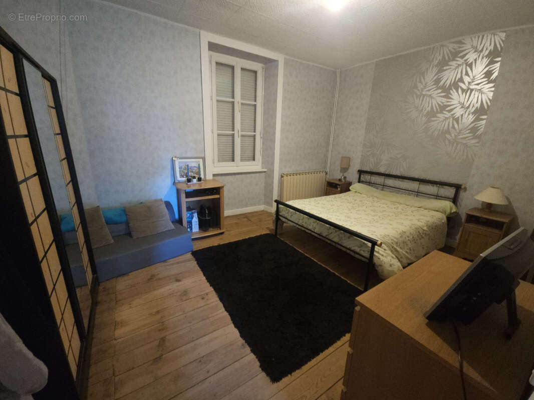 Maison à NEUVIC-ENTIER