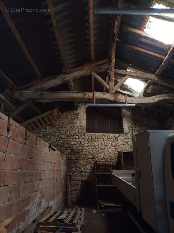 Maison à MONTAIGU-DE-QUERCY