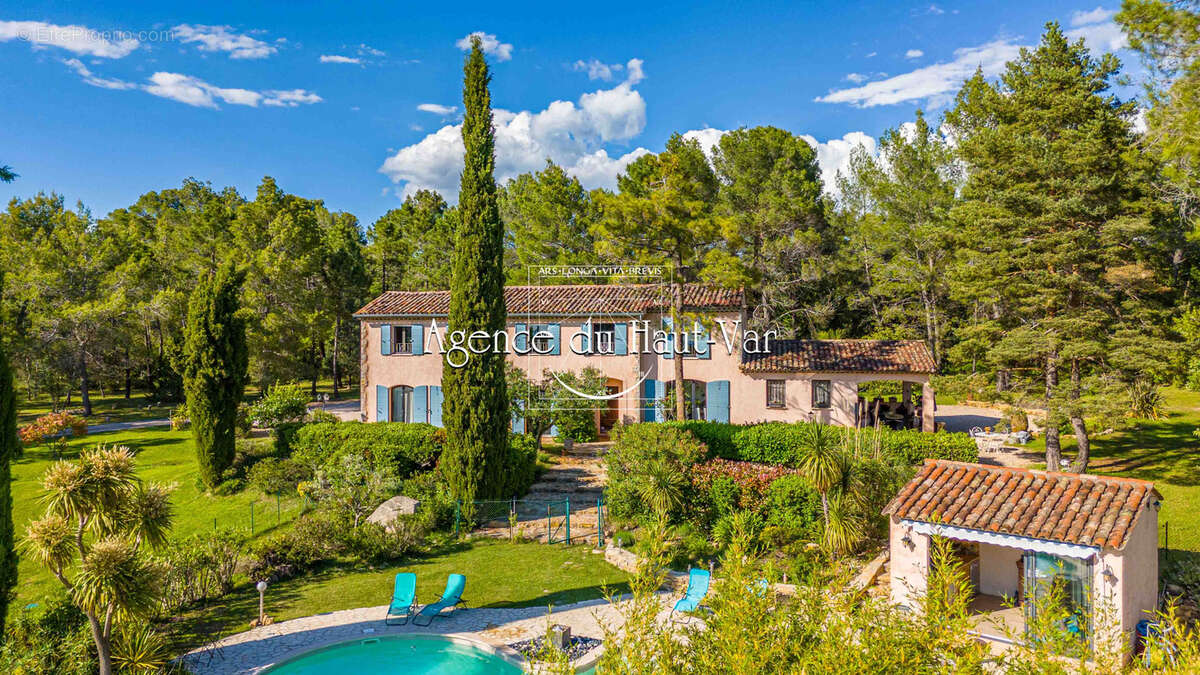 Maison à TOURRETTES