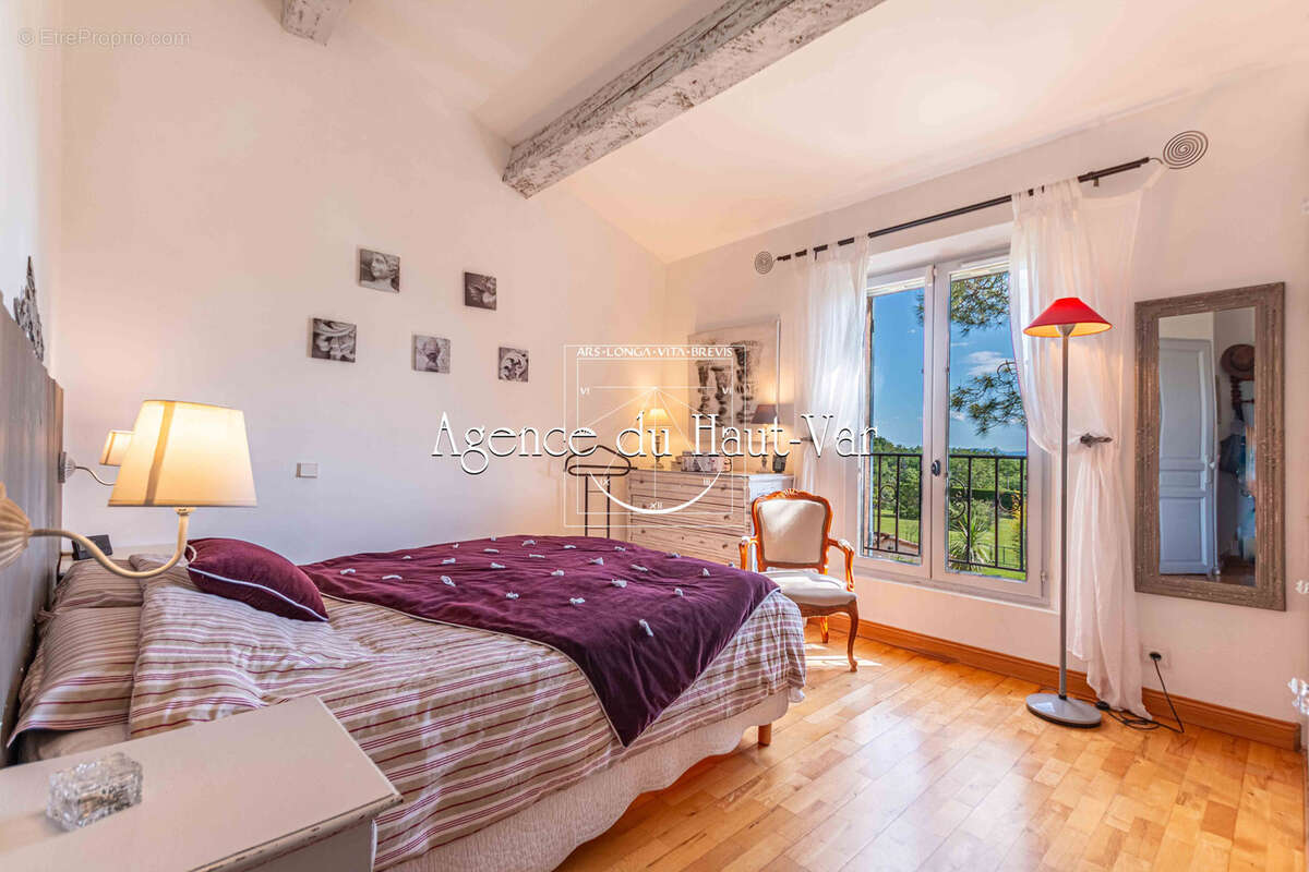 Maison à TOURRETTES