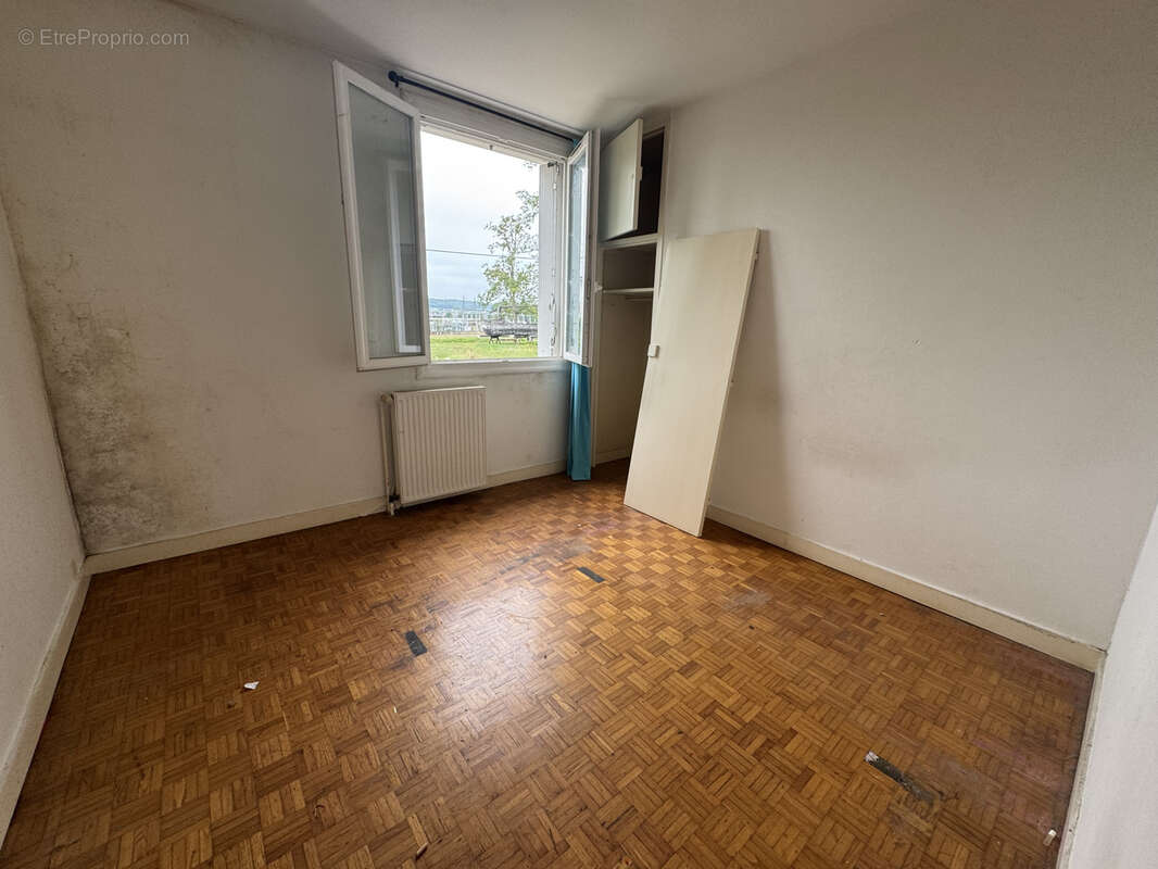 Maison à SAINT-CAPRAISE-DE-LALINDE