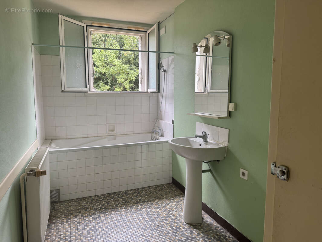 Maison à SAINT-CAPRAISE-DE-LALINDE