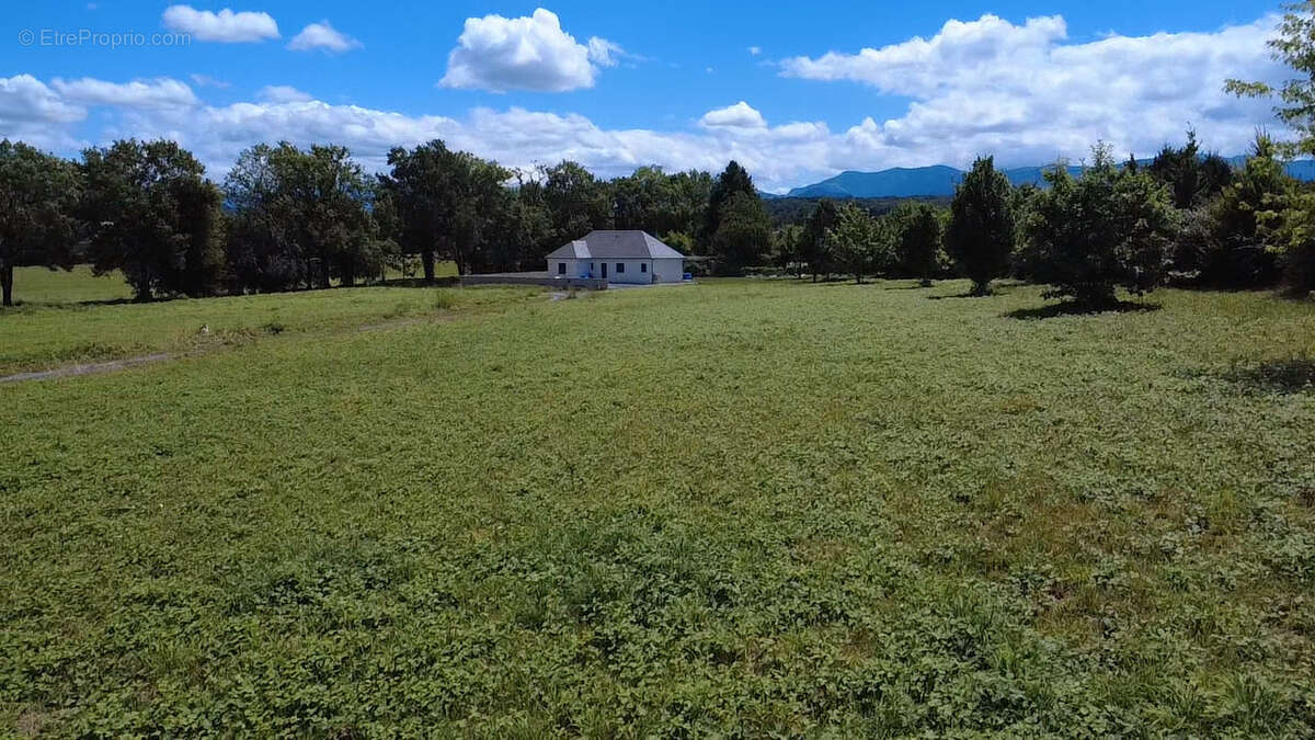 Terrain à LAMARQUE-PONTACQ