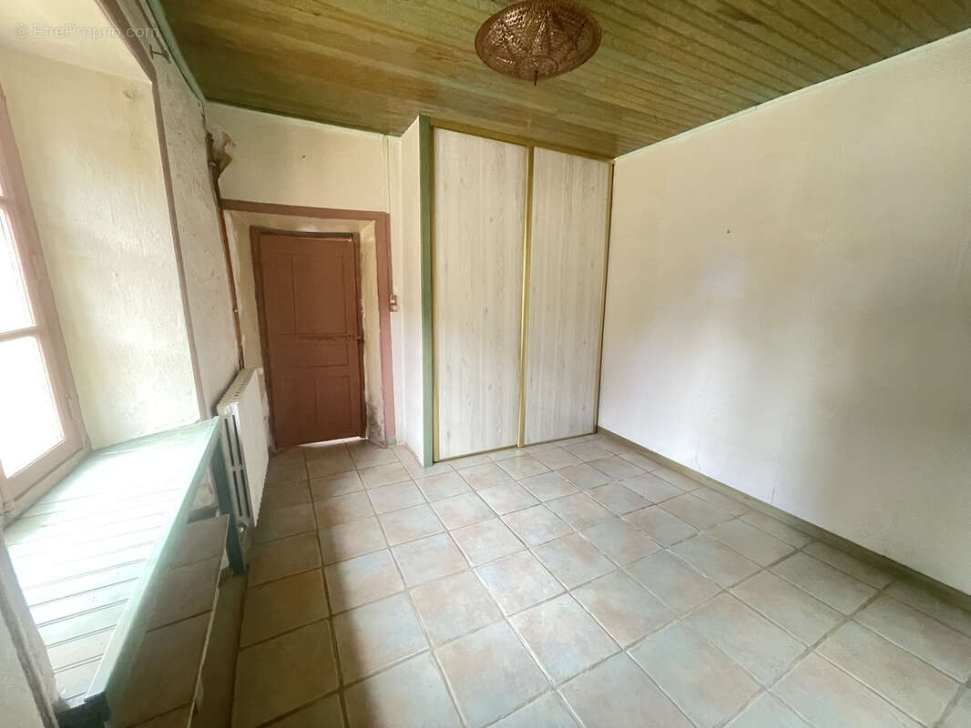 Maison à SAINT-SEBASTIEN-DE-RAIDS