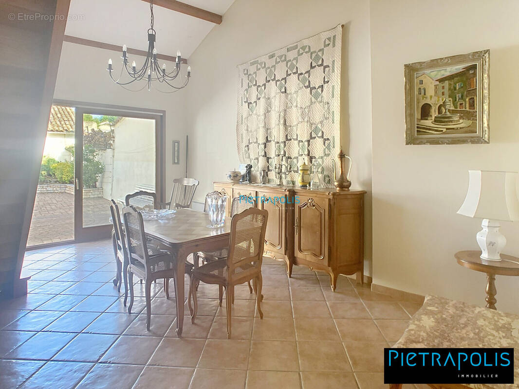 Maison à MONTMERLE-SUR-SAONE