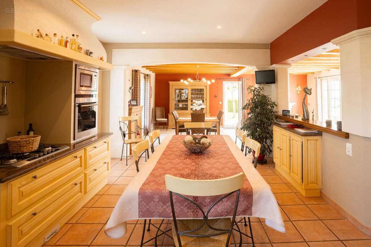 Maison à BARBEZIEUX-SAINT-HILAIRE