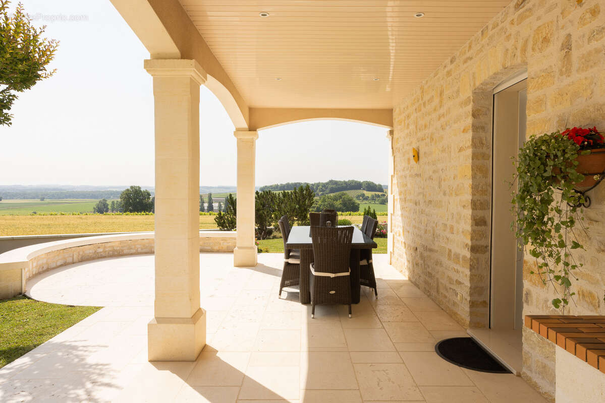 Maison à BARBEZIEUX-SAINT-HILAIRE