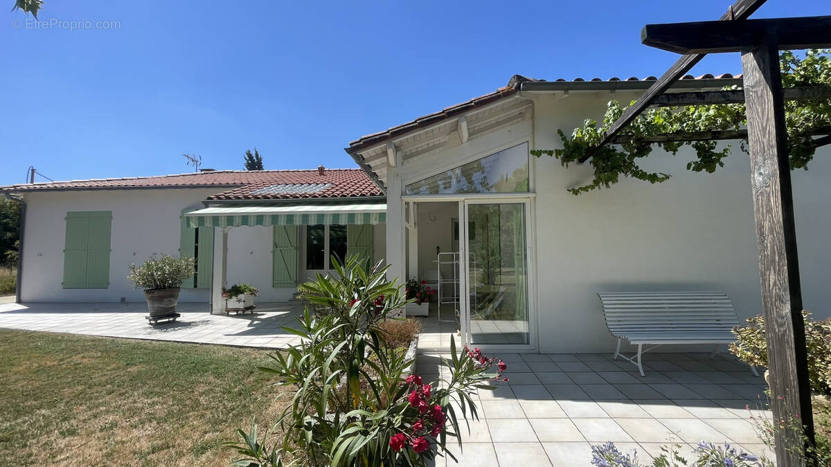 Maison à SAINT-SYMPHORIEN