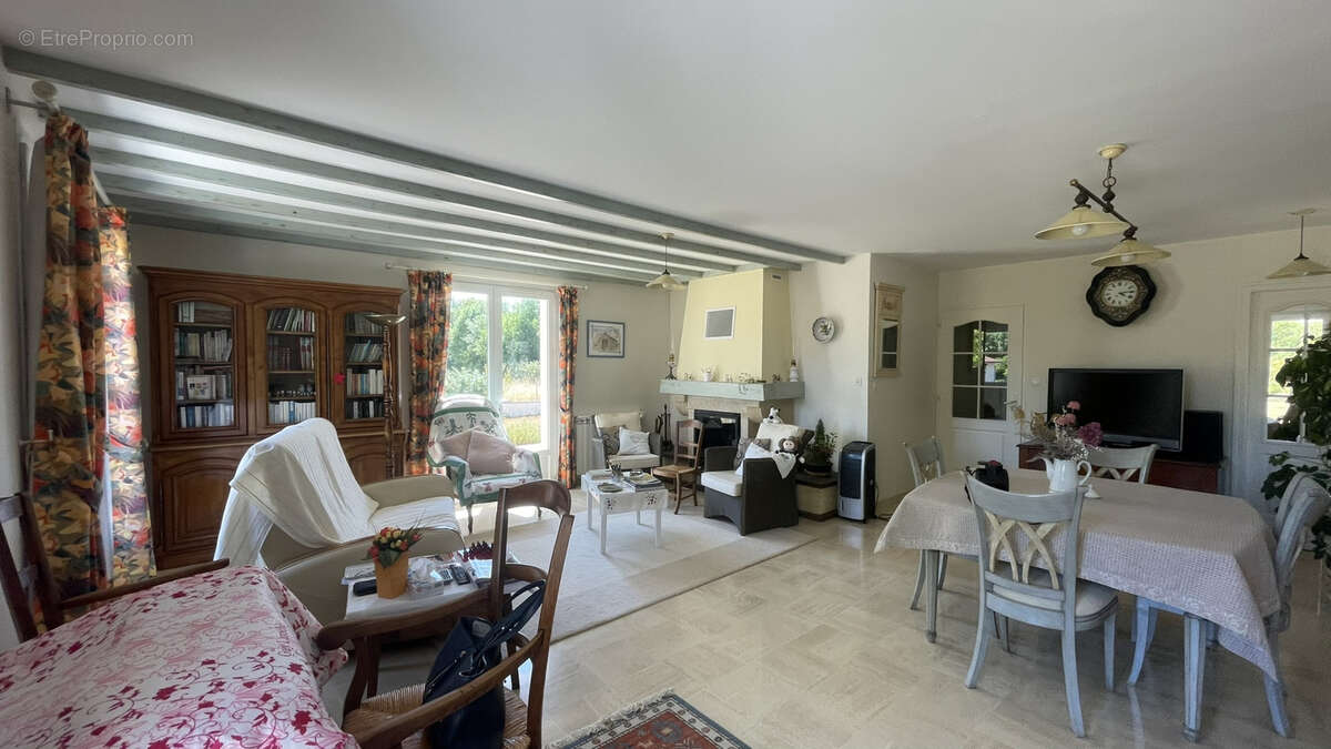 Maison à SAINT-SYMPHORIEN