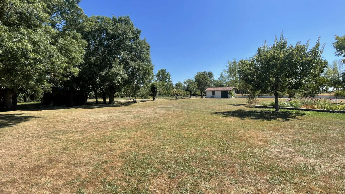 Maison à SAINT-SYMPHORIEN