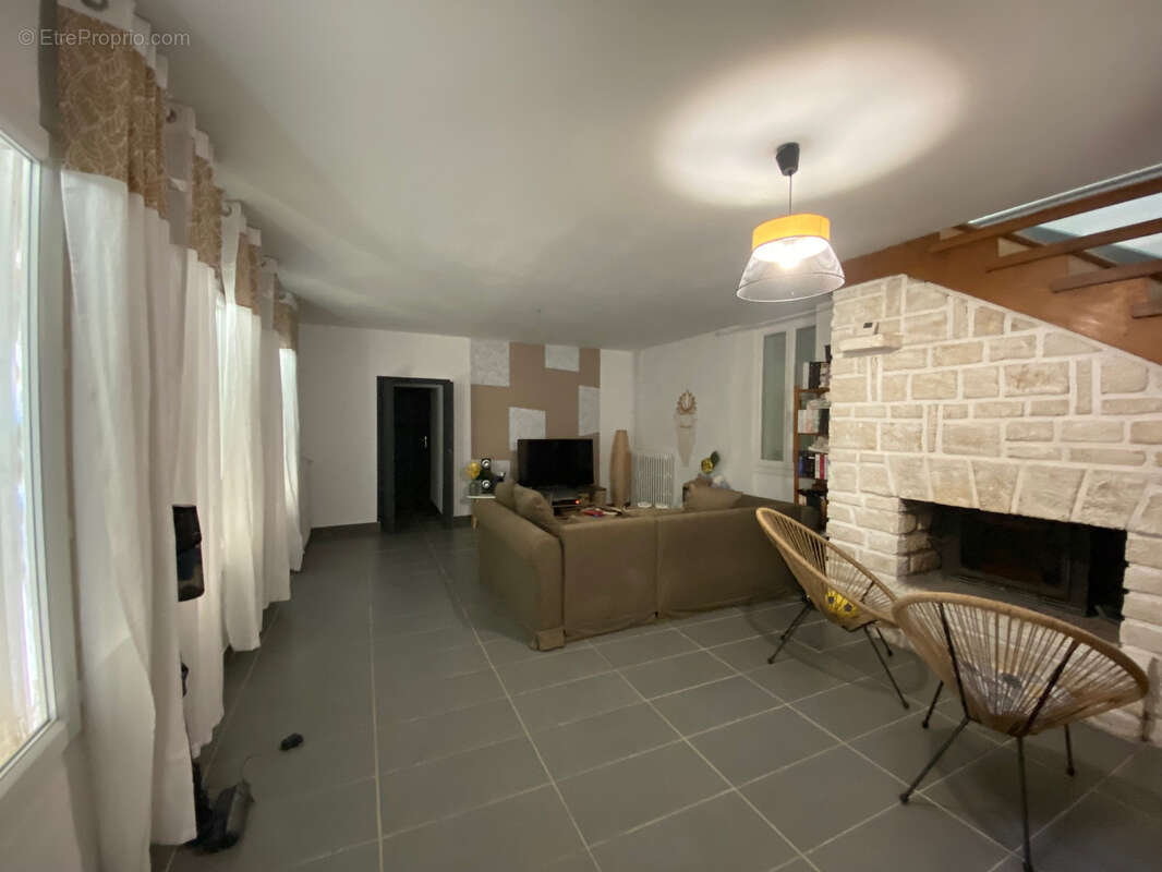 Maison à PUY-L&#039;EVEQUE