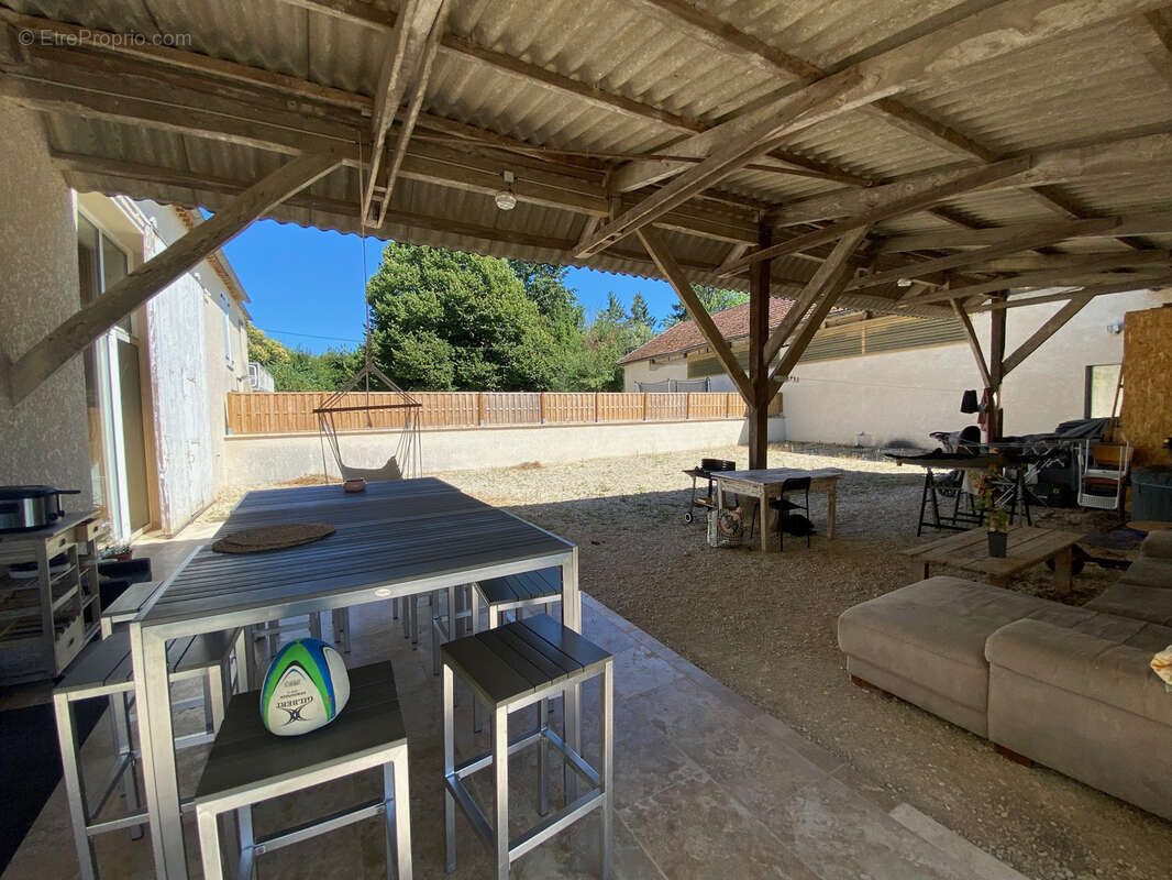 Maison à PUY-L&#039;EVEQUE